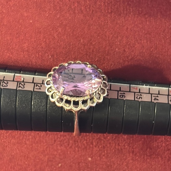Elegant Purple Gemstone Ring - Picture 1 of 9